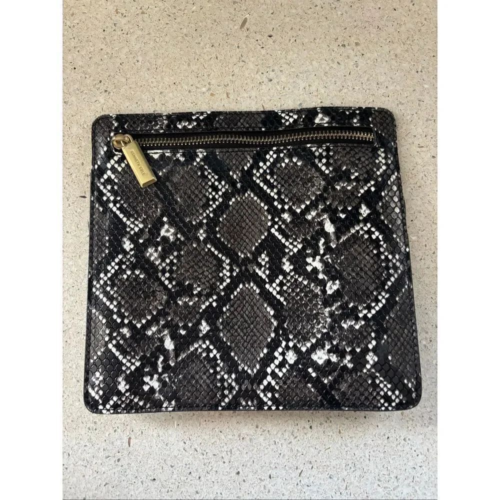 Kenneth Cole small pouch
